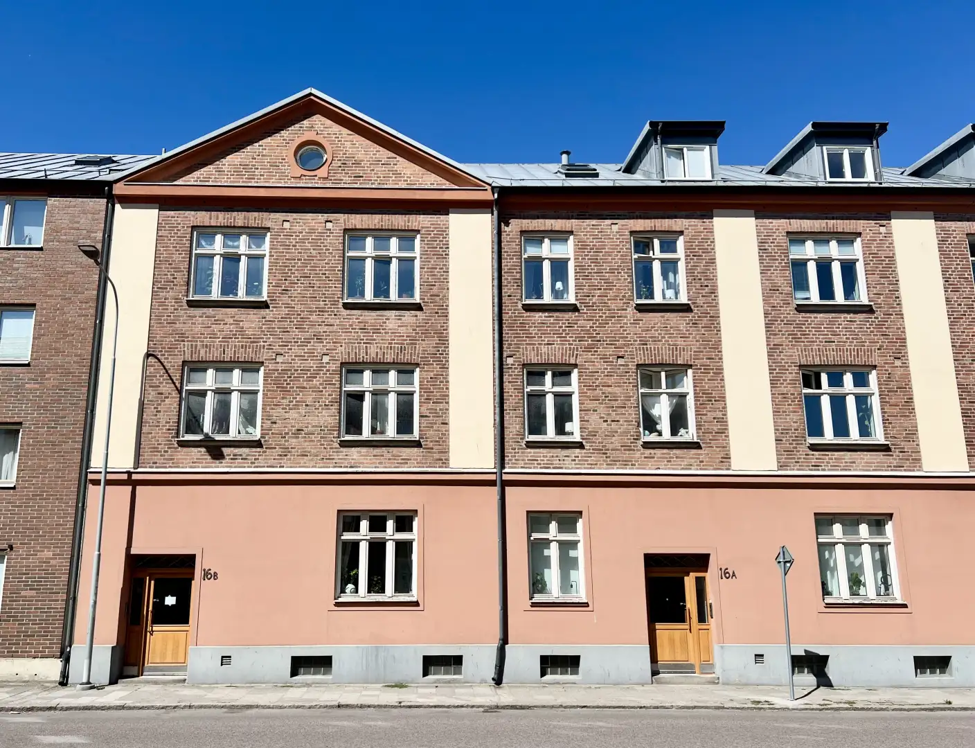 Västerlånggatan 16 / Västergatan 11